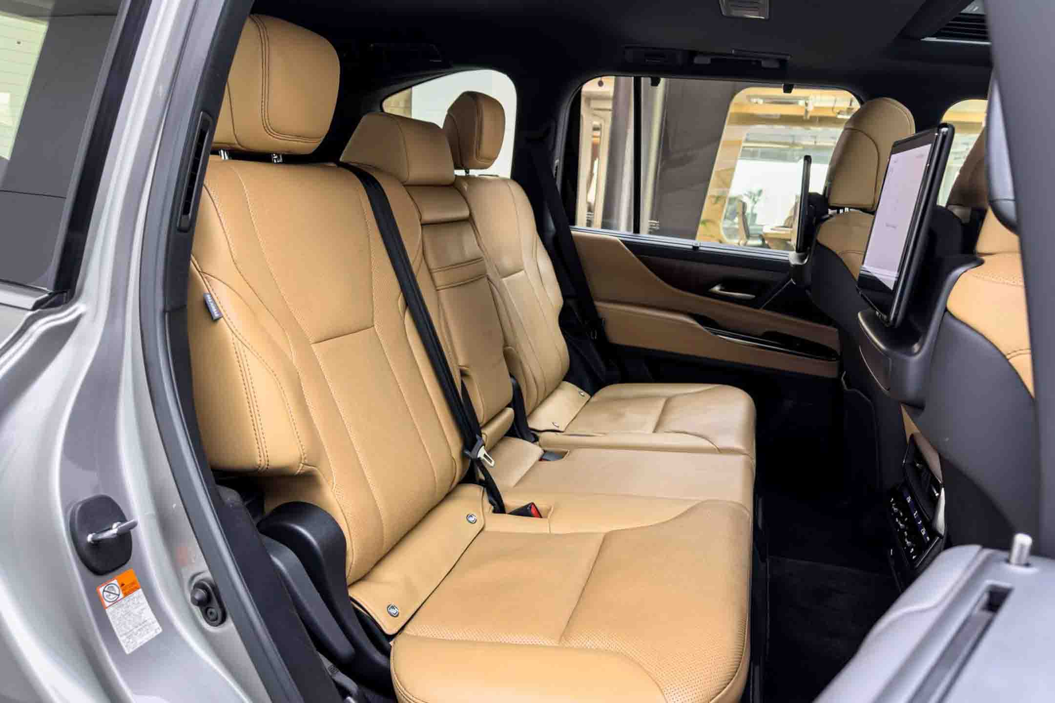 Lexus LX500d