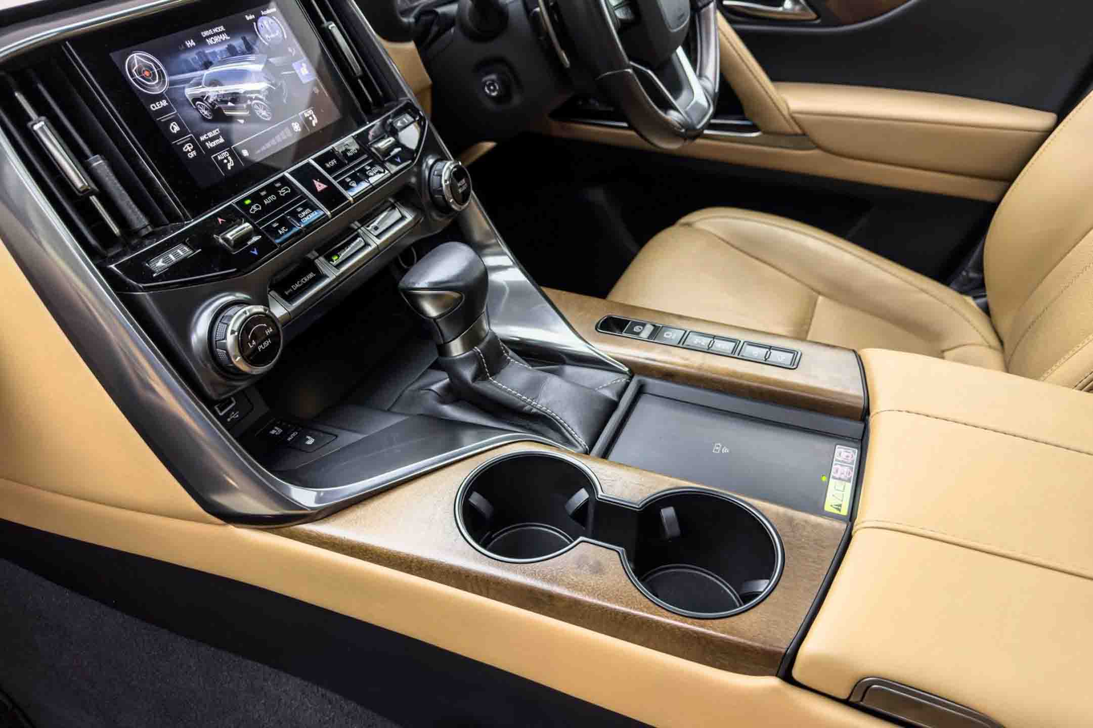 Lexus LX500d
