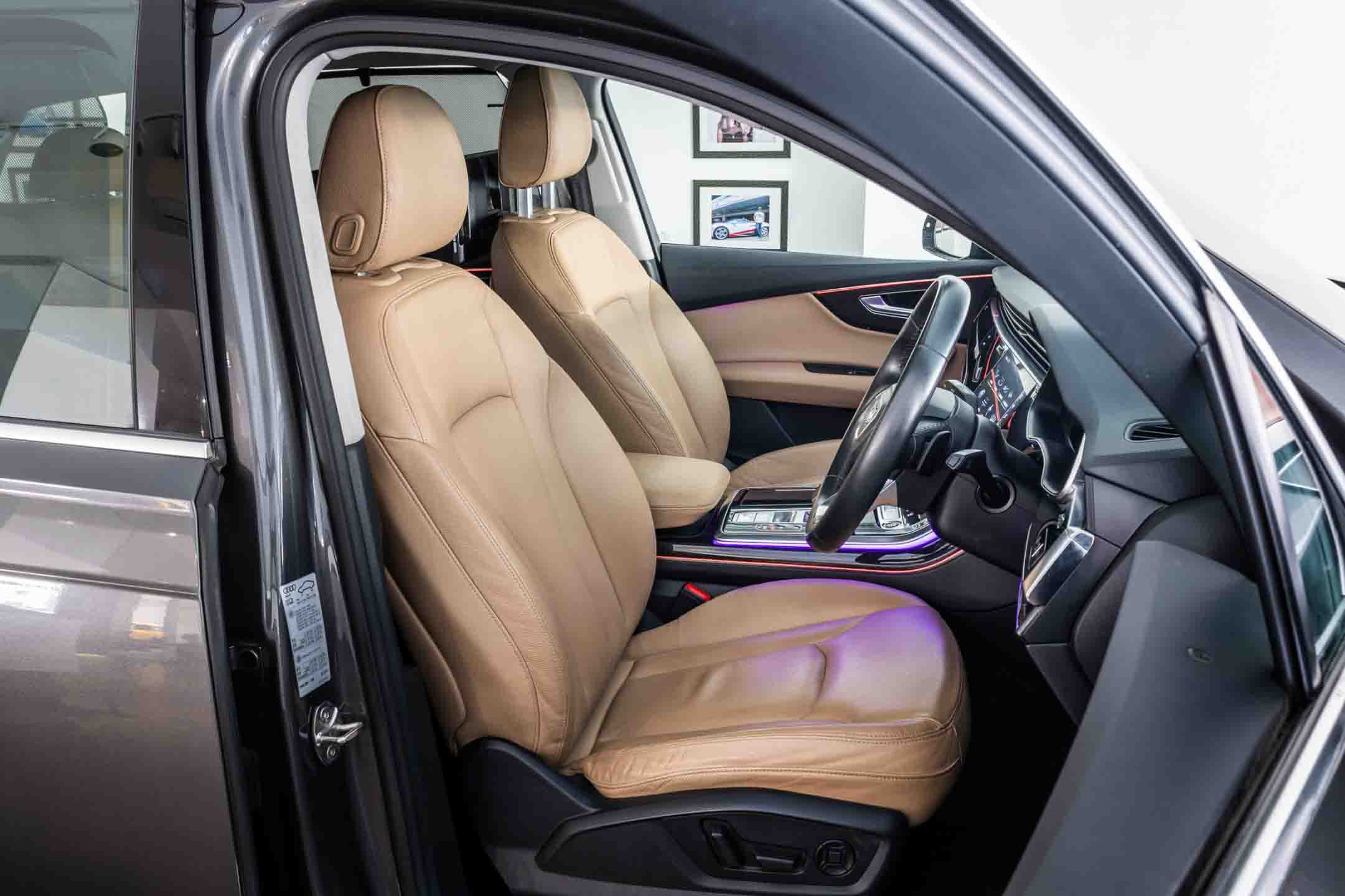 AUDI Q7 Premium Plus 55 TFSI