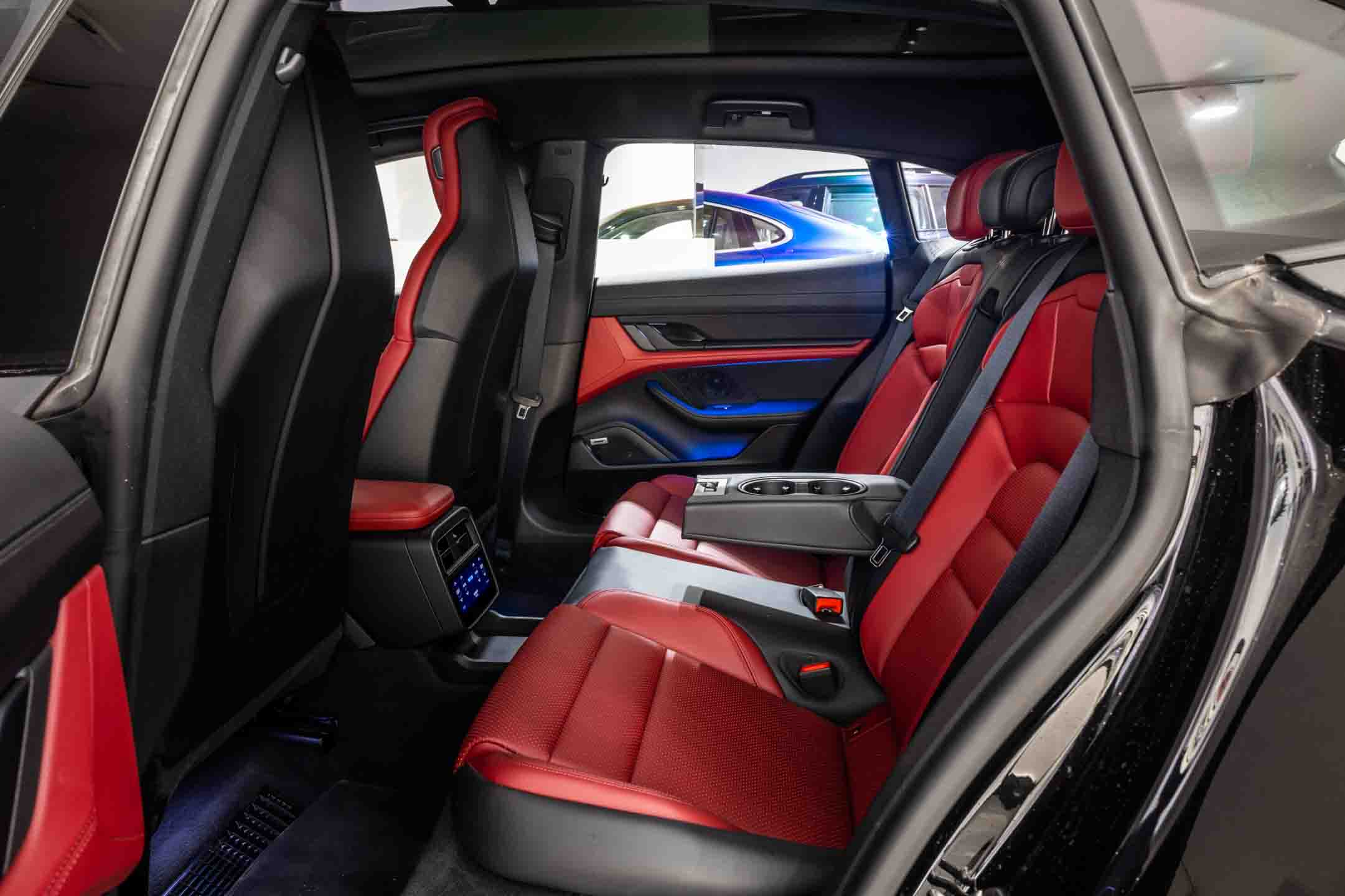 Porsche Taycan 4S Cross Tourismo