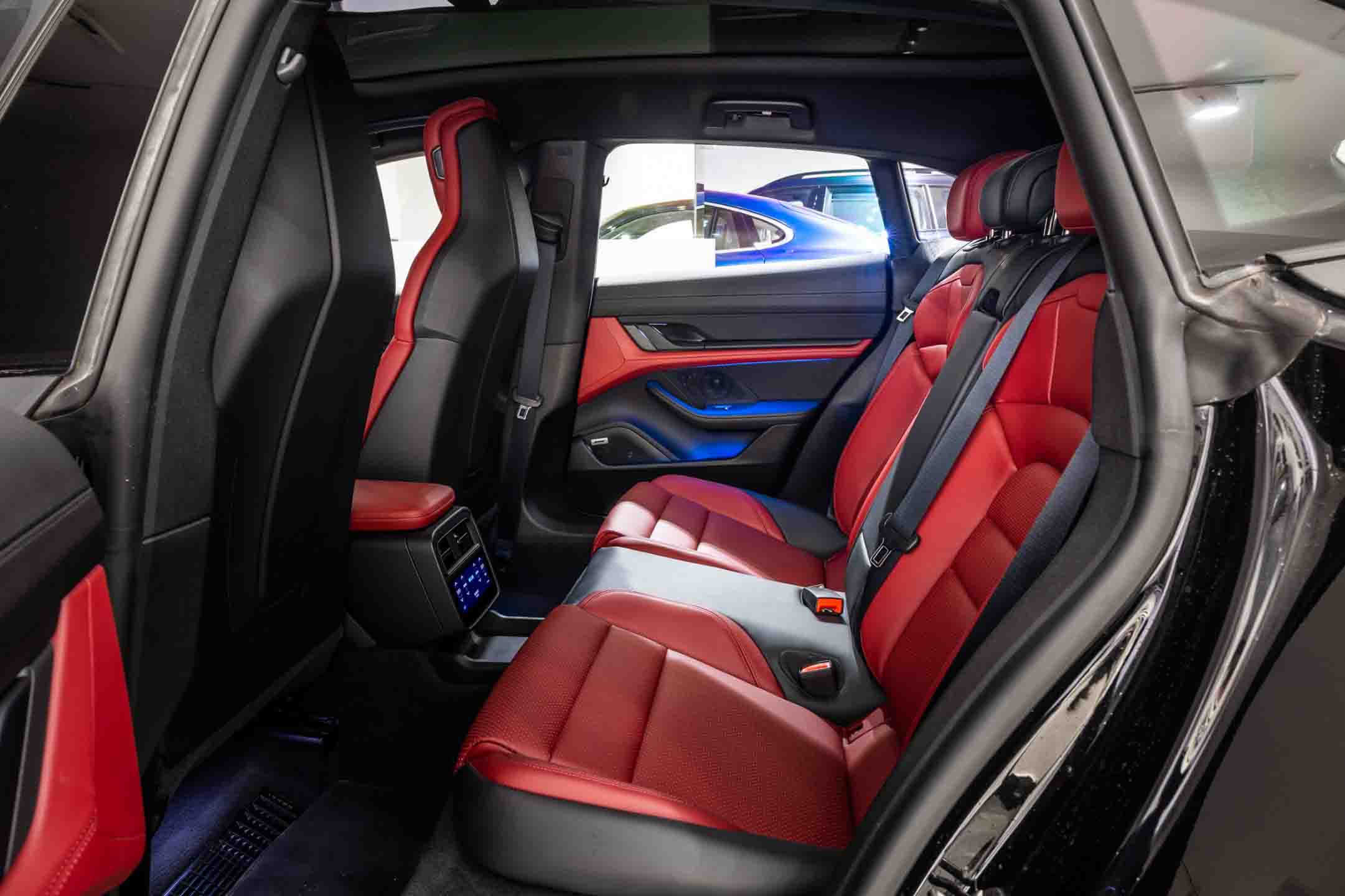 Porsche Taycan 4S Cross Tourismo