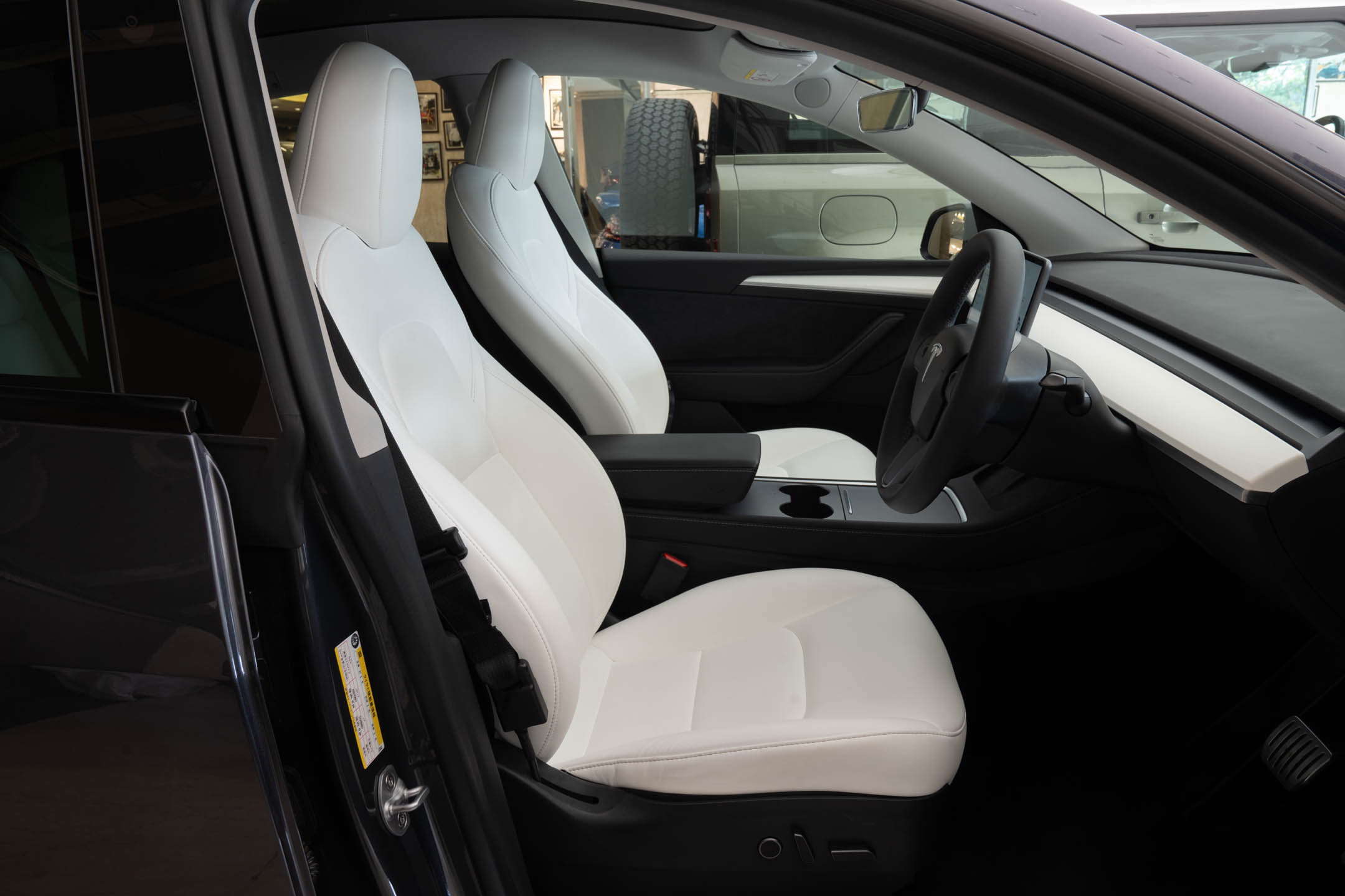 Tesla Model Y Long Range AWD