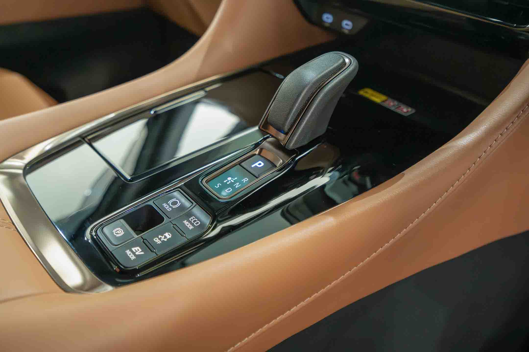 TOYOTA VELLFIRE VIP LOUNGE