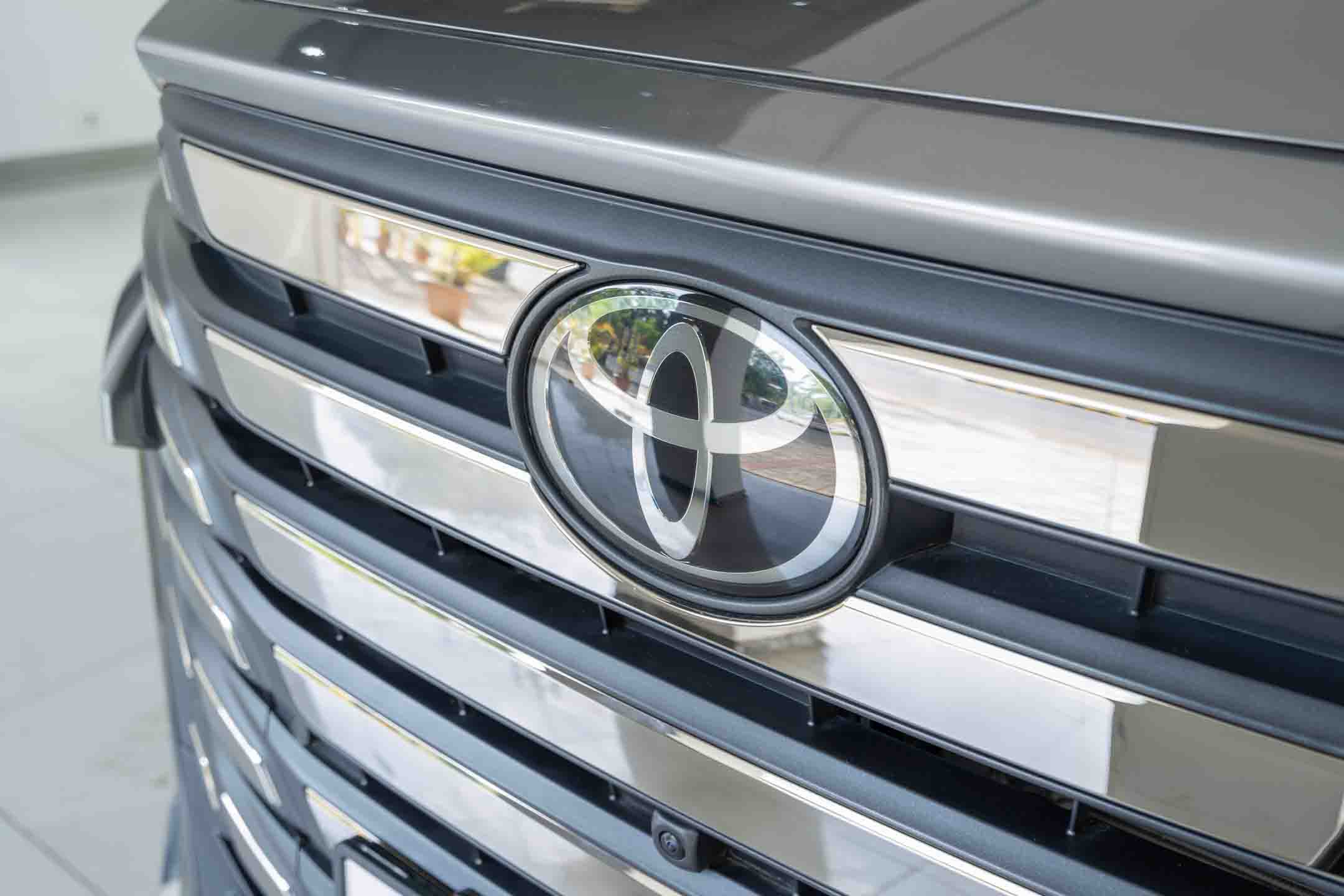 TOYOTA VELLFIRE VIP LOUNGE