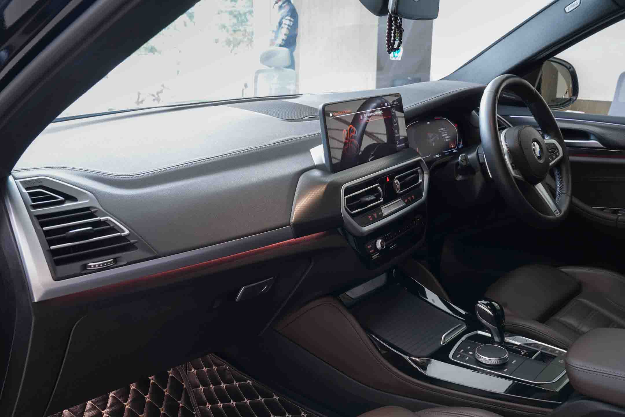 BMW X4 xDrive30i M Sport X Silver Shadow Edition