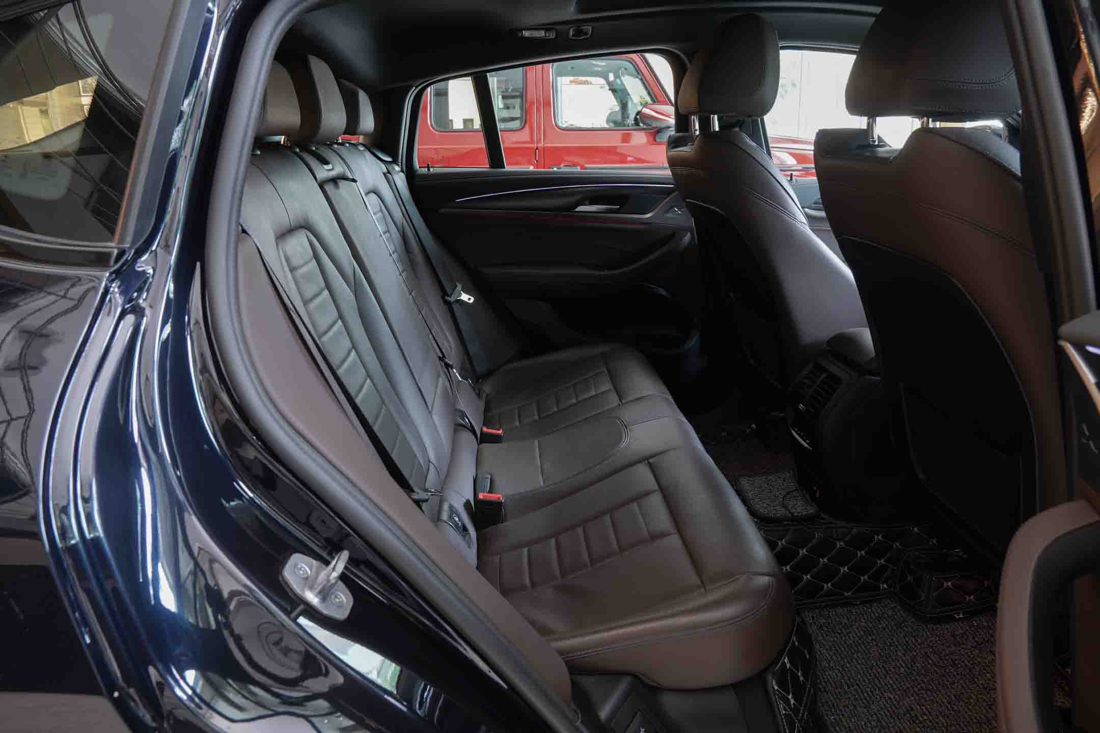 BMW X4 xDrive30i M Sport X Silver Shadow Edition