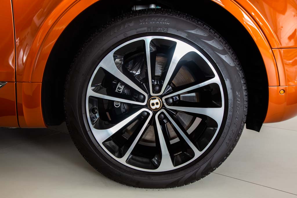 Bentley Bentayga V8 MY20