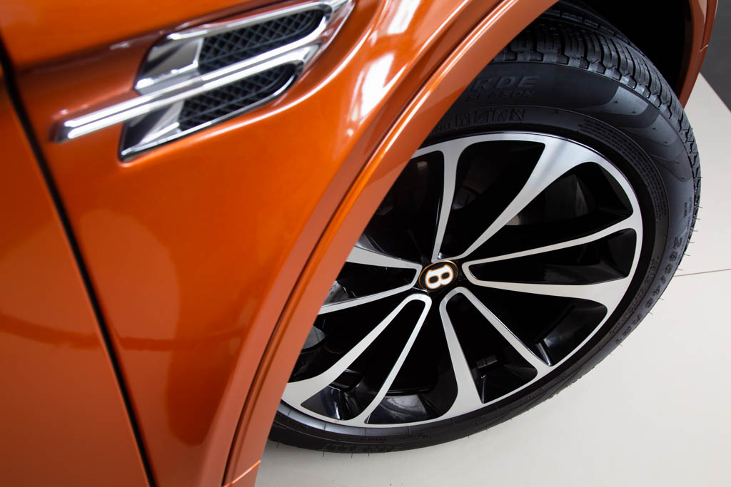 Bentley Bentayga V8 MY20