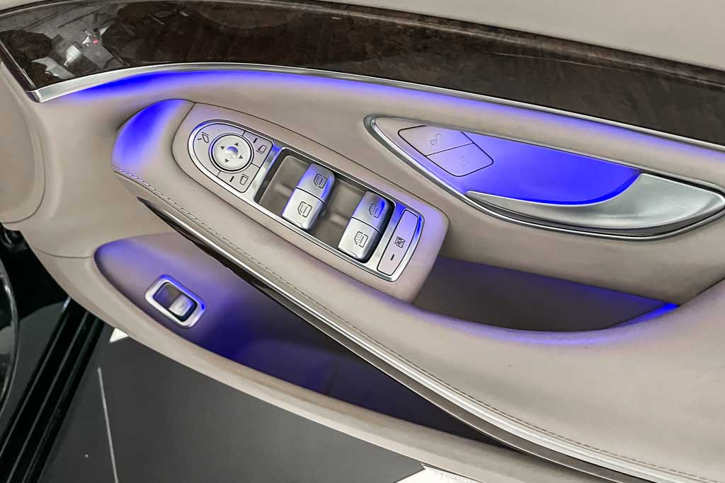 MERCEDES MAYBACH S500