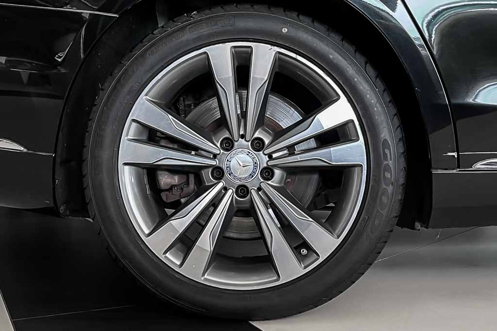 MERCEDES MAYBACH S500