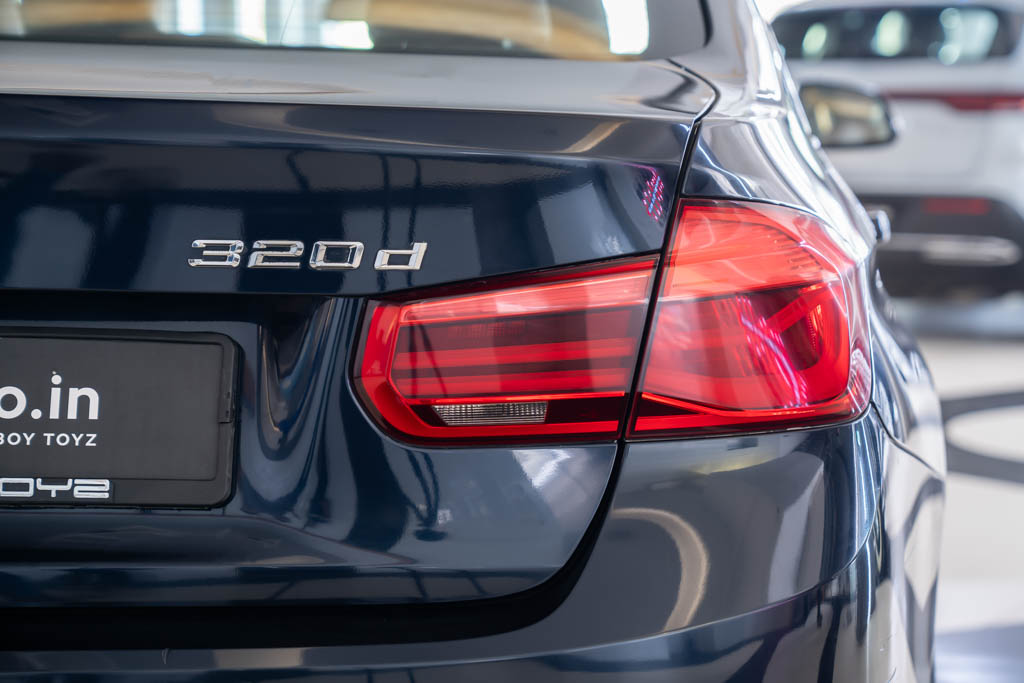 BMW 320D LUXURY LINE