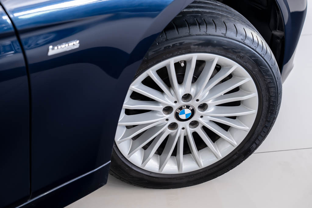 BMW 320D LUXURY LINE