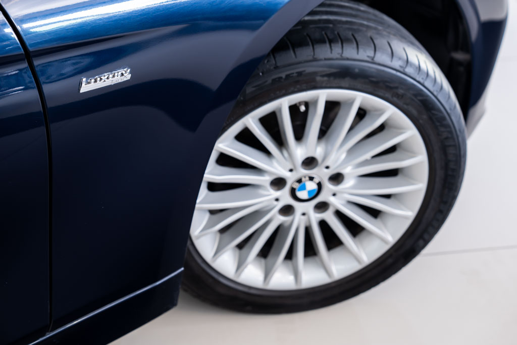 BMW 320D LUXURY LINE