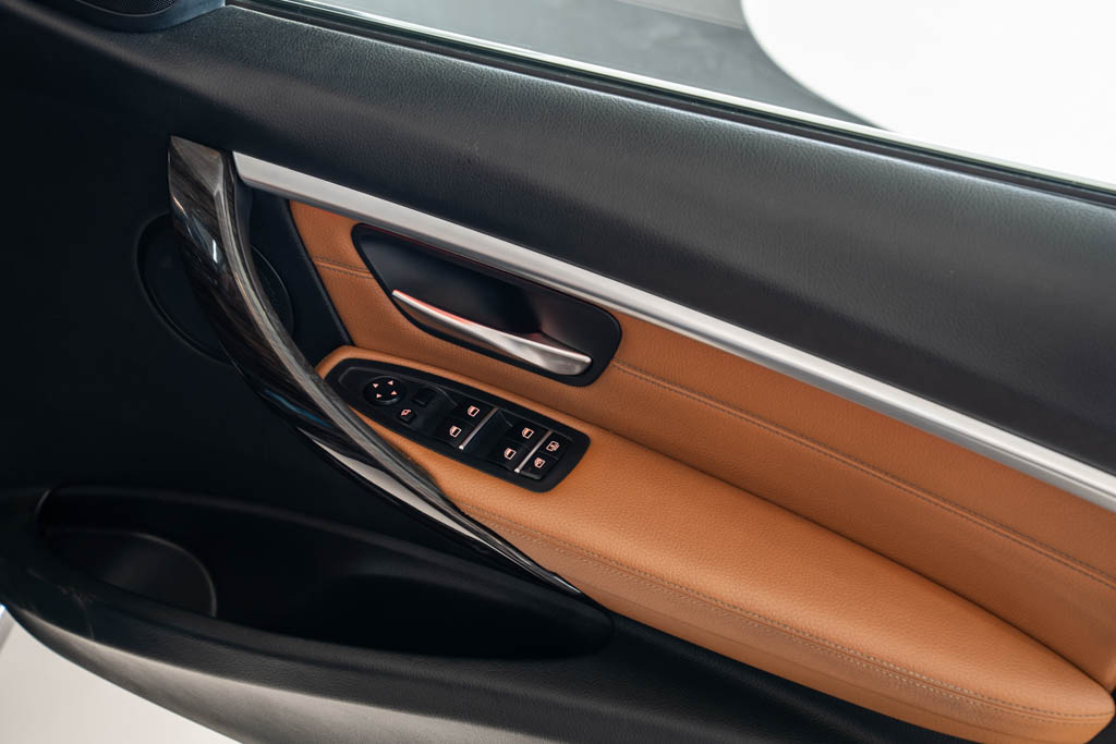 BMW 320D LUXURY LINE