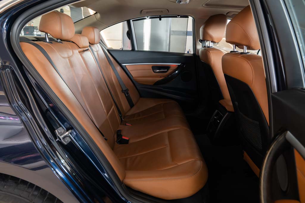 BMW 320D LUXURY LINE