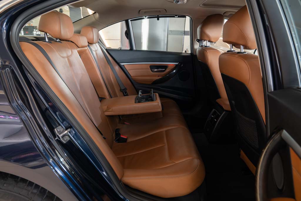 BMW 320D LUXURY LINE