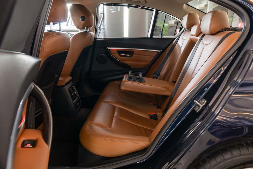 BMW 320D LUXURY LINE