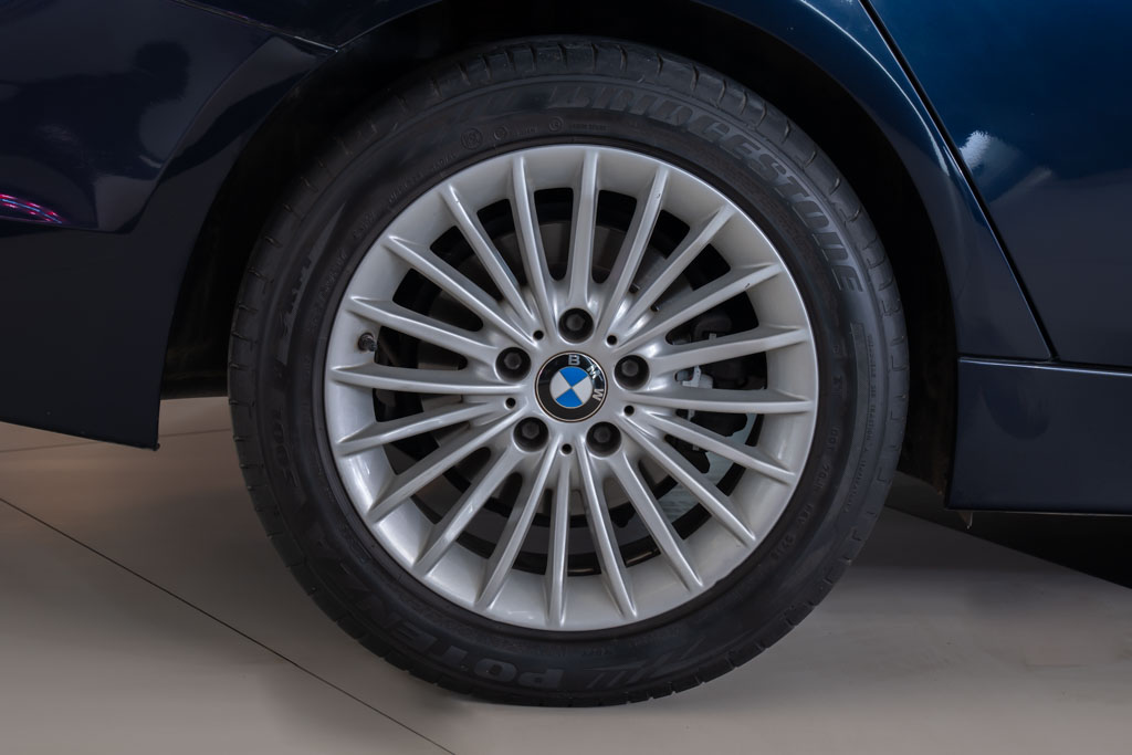 BMW 320D LUXURY LINE