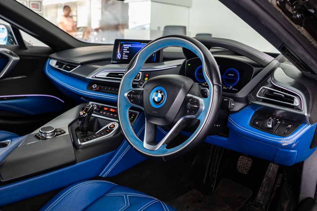 BMW I8