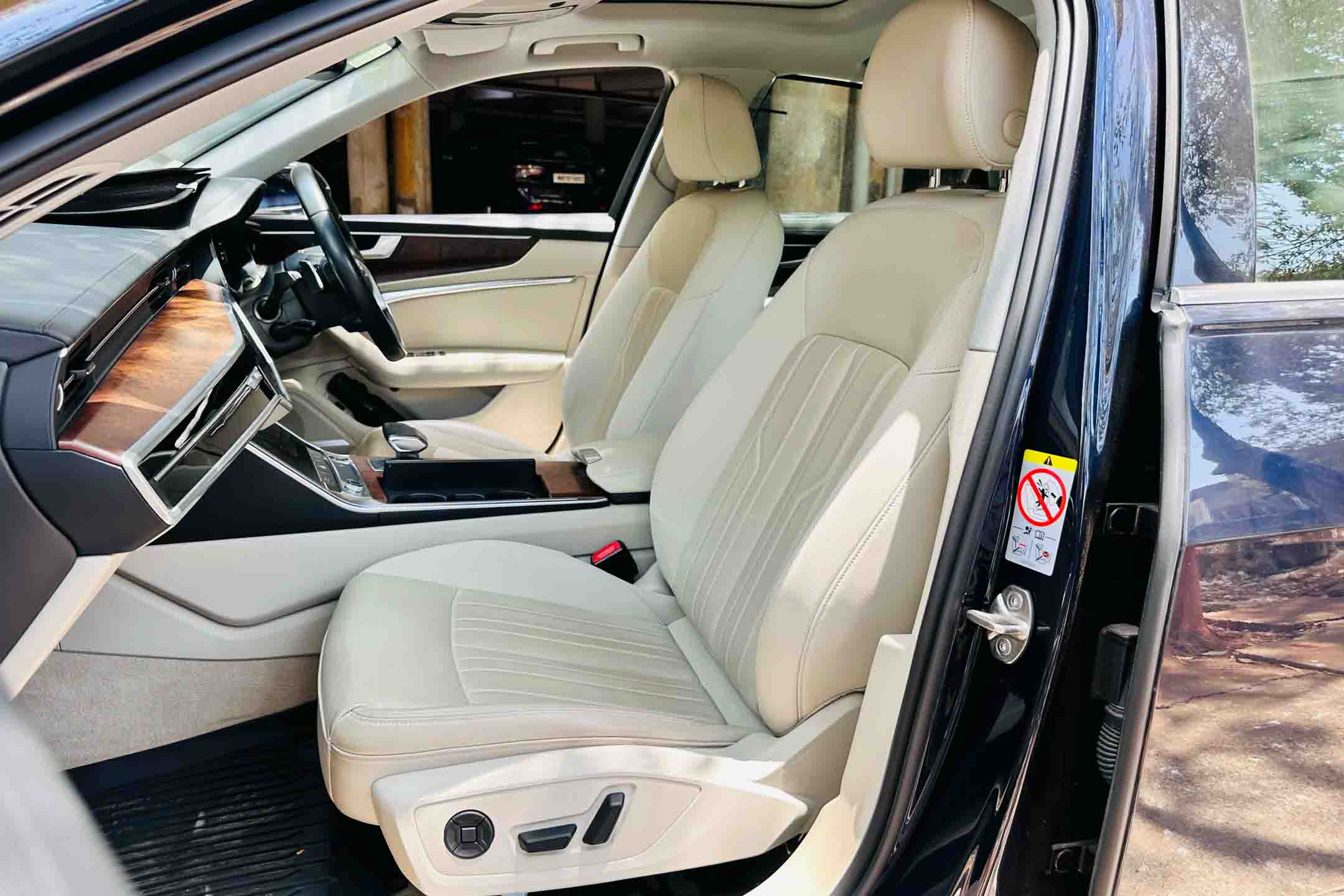 AUDI A6 45 TFSI Technology 