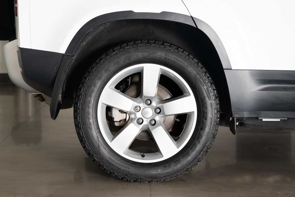 Land Rover Defender 110 P300 HSE