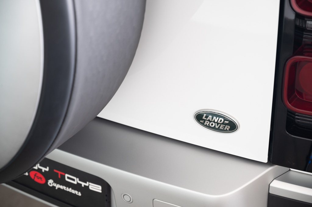 Land Rover Defender 110 P300 HSE