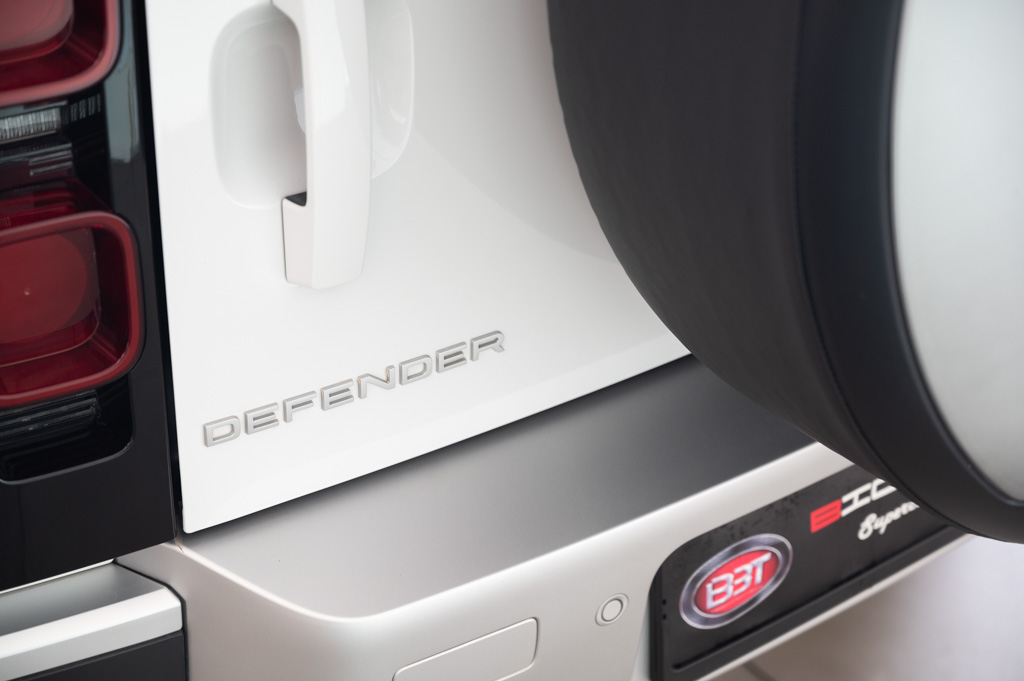 Land Rover Defender 110 P300 HSE