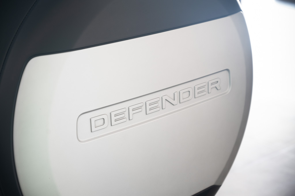 Land Rover Defender 110 P300 HSE