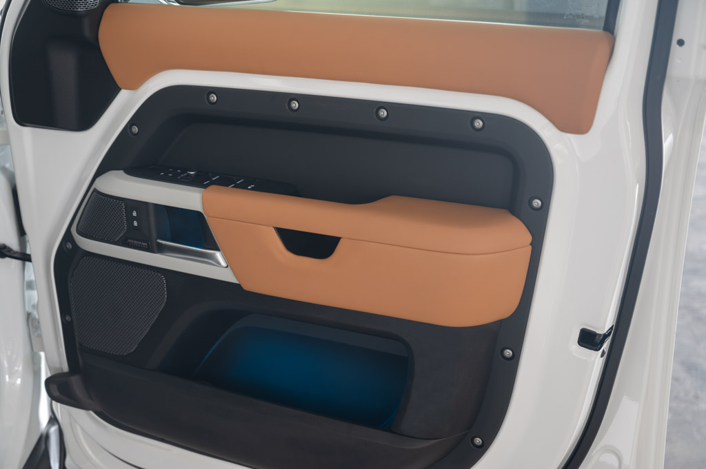 Land Rover Defender 110 P300 HSE