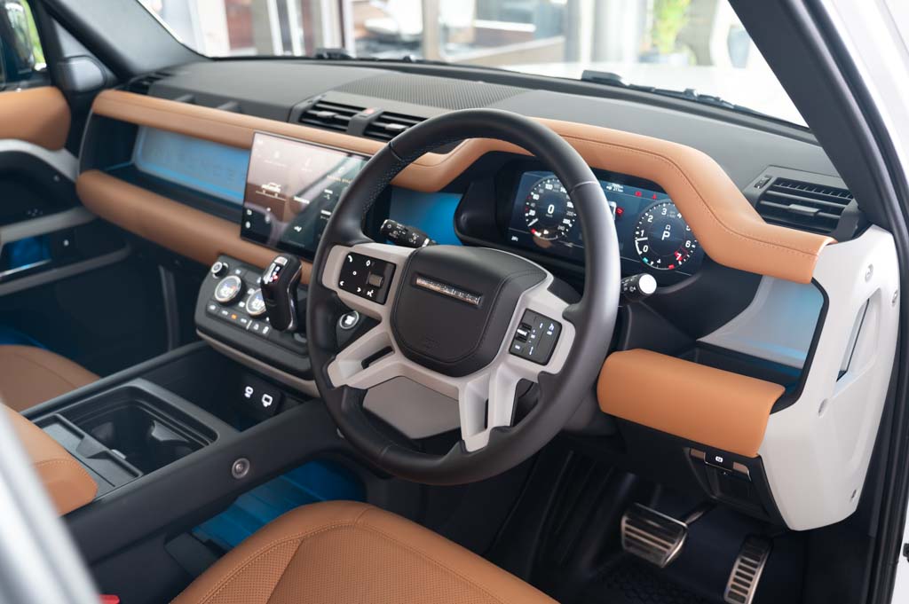 Land Rover Defender 110 P300 HSE