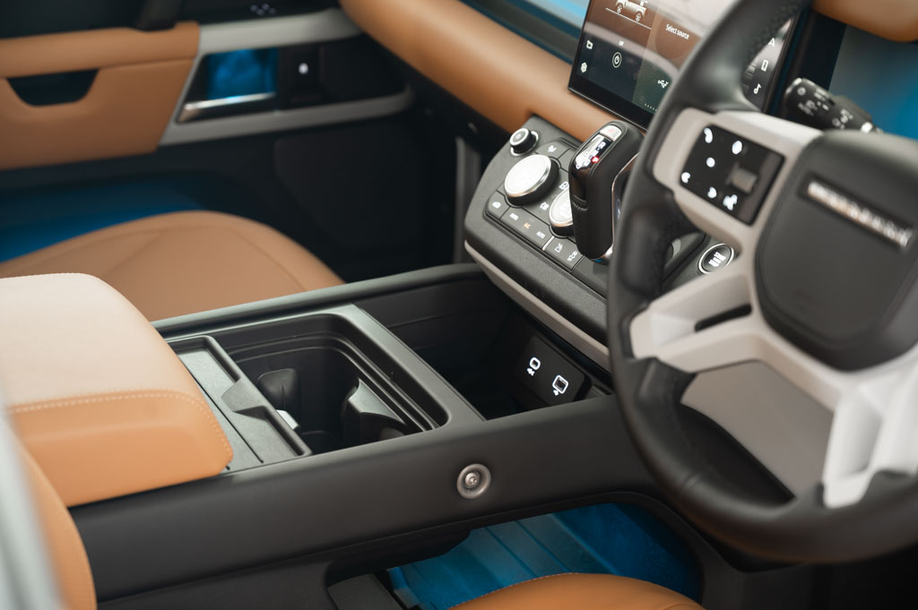 Land Rover Defender 110 P300 HSE