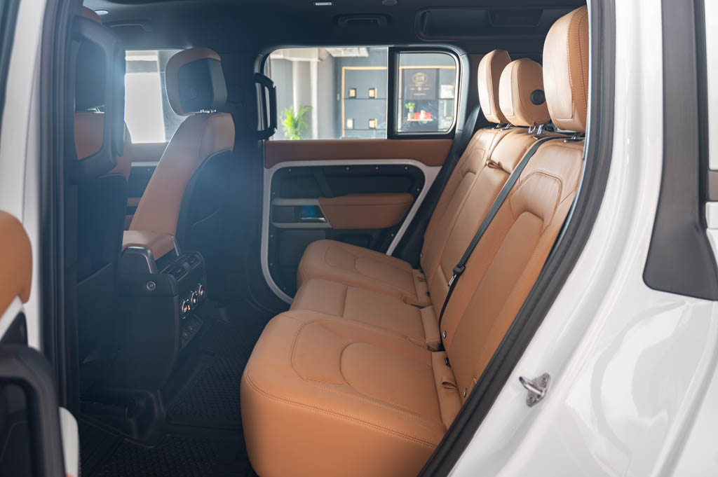 Land Rover Defender 110 P300 HSE