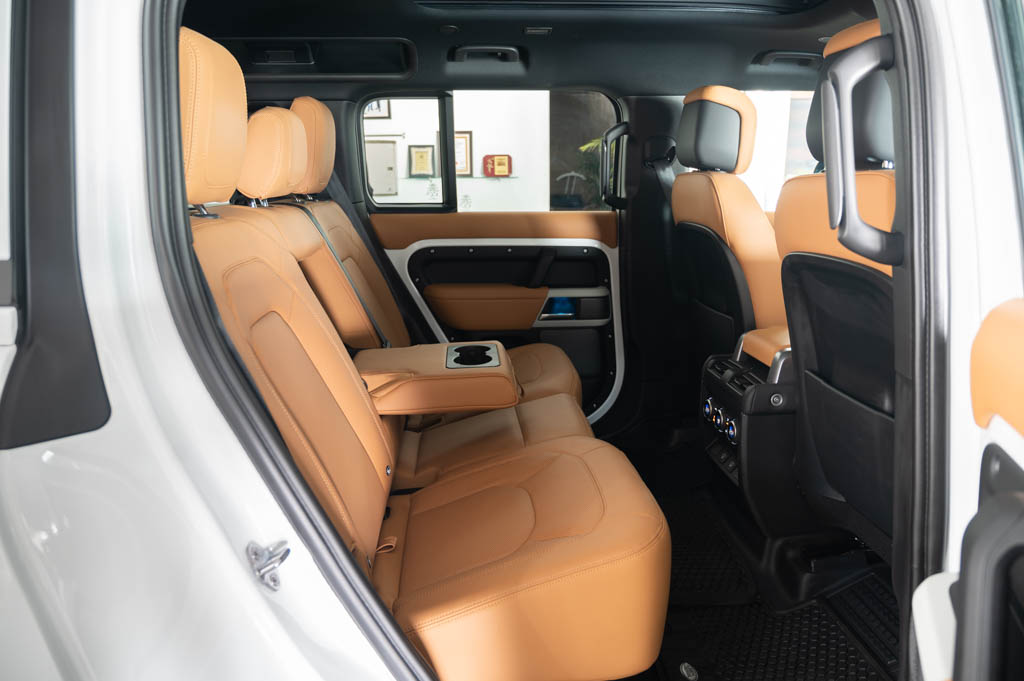 Land Rover Defender 110 P300 HSE