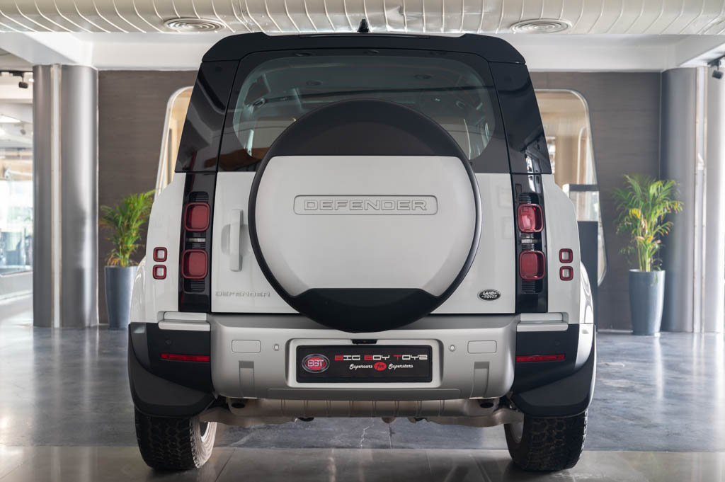 Land Rover Defender 110 P300 HSE