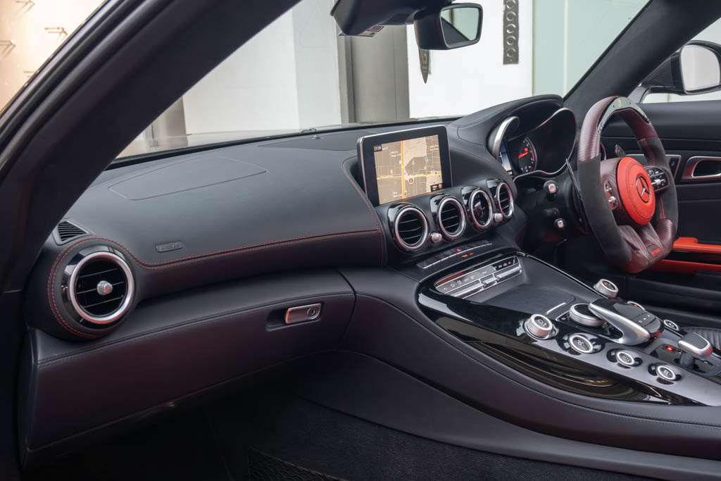MERCEDES AMG GT Roadster