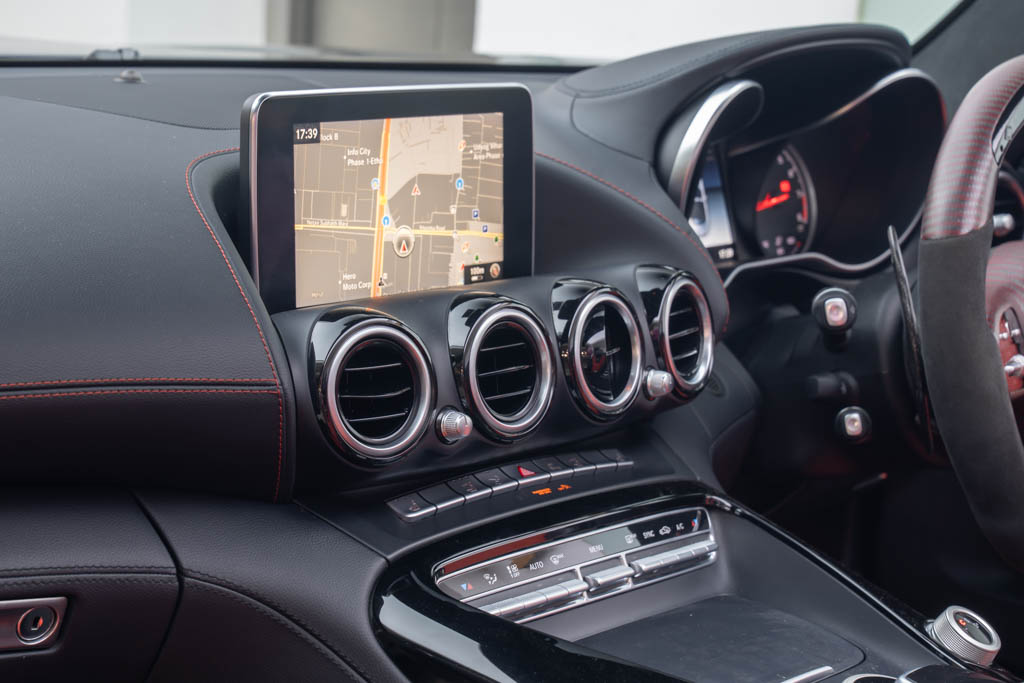 MERCEDES AMG GT Roadster