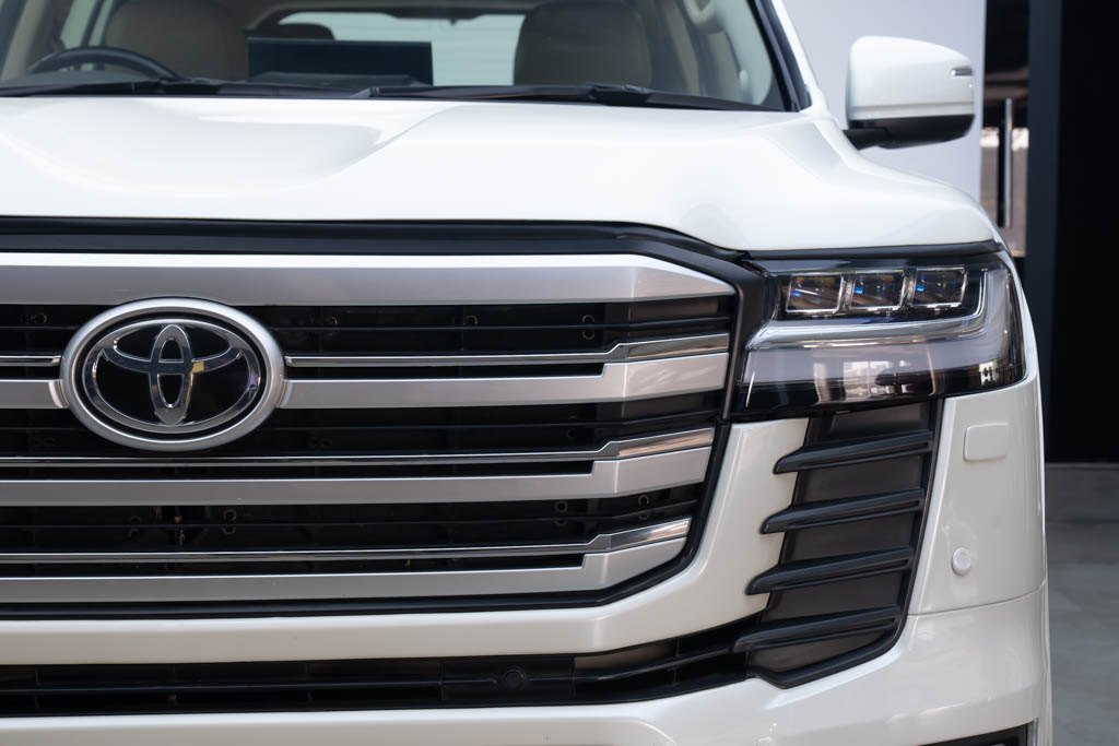 Toyota LC200 Converted LC300