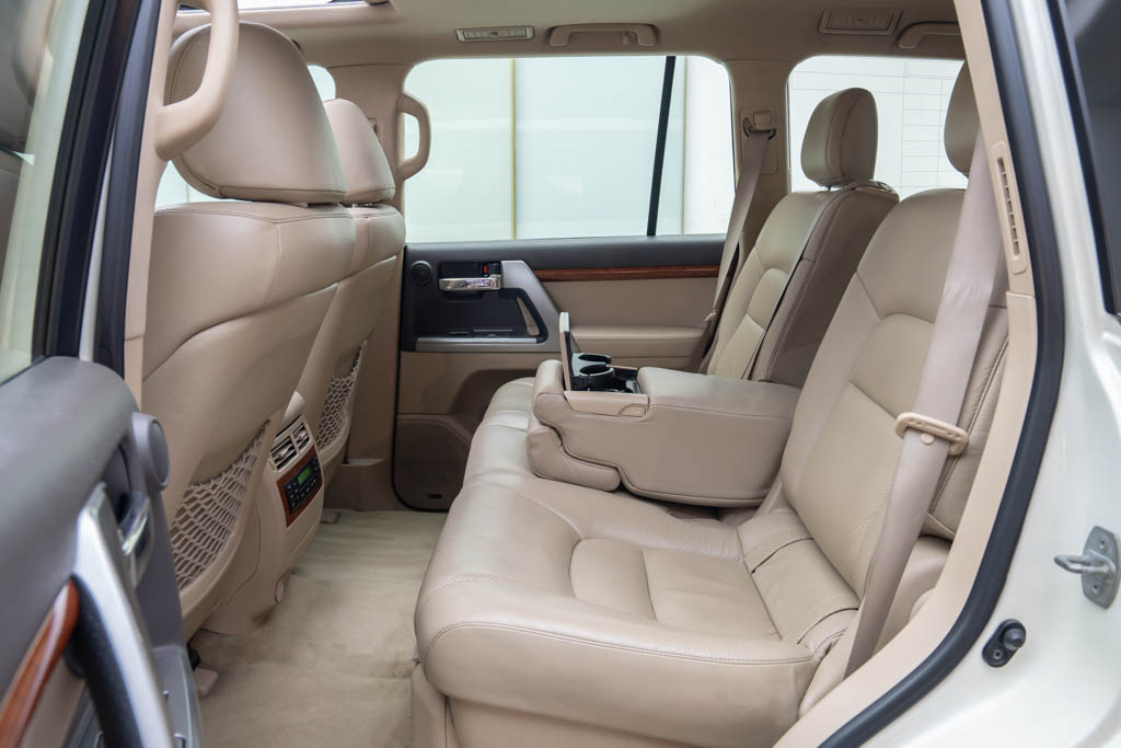 Toyota LC200 Converted LC300