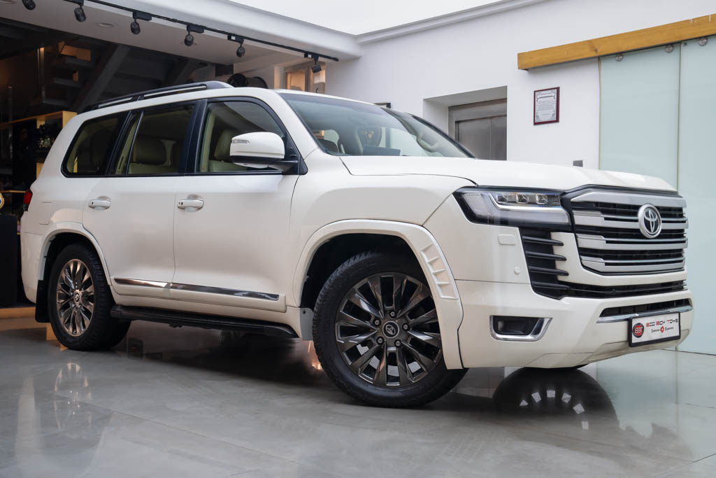 Toyota LC200 Converted LC300