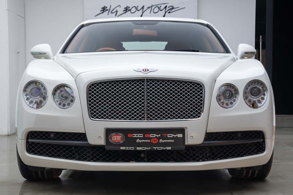 BENTLEY FLYING SPUR V8