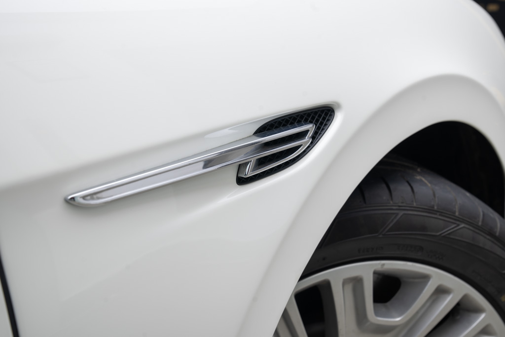 BENTLEY FLYING SPUR V8