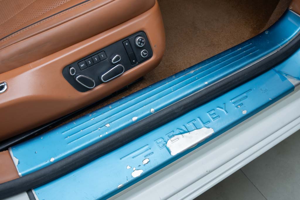 BENTLEY FLYING SPUR V8