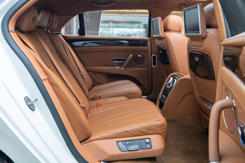 BENTLEY FLYING SPUR V8