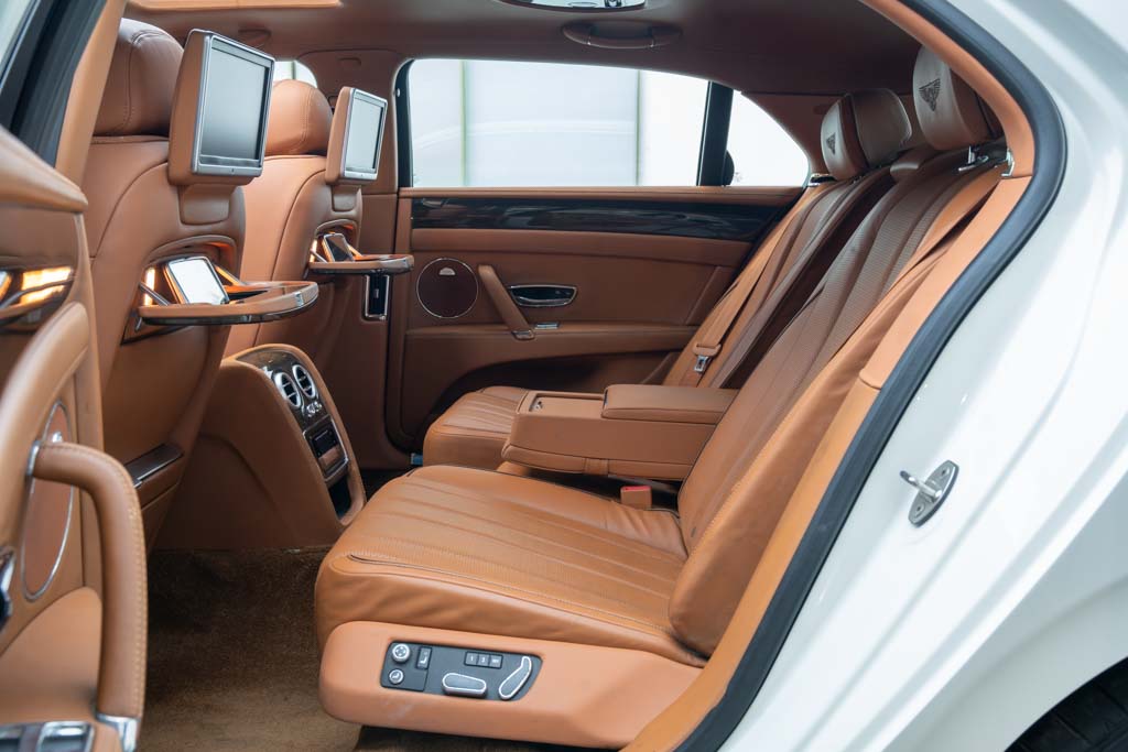 BENTLEY FLYING SPUR V8