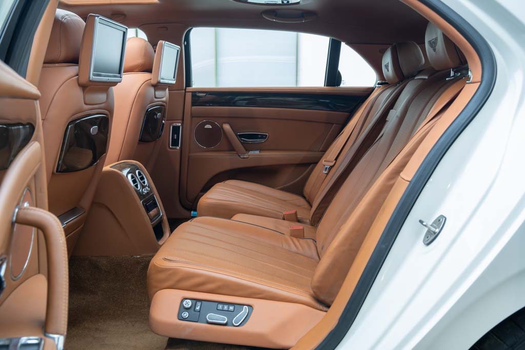 BENTLEY FLYING SPUR V8