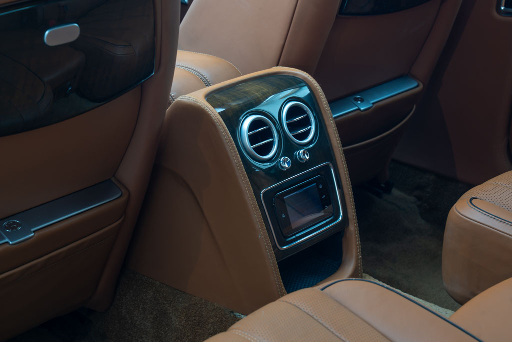 BENTLEY FLYING SPUR V8