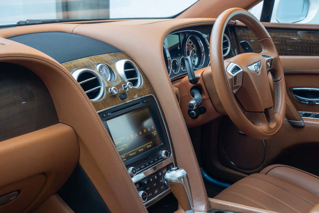 BENTLEY FLYING SPUR V8