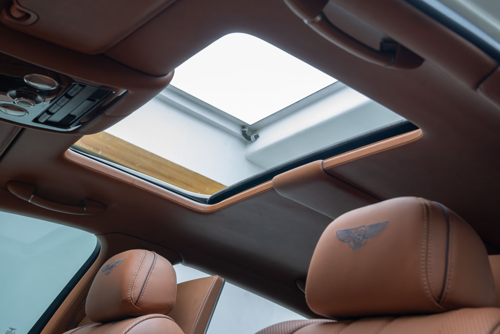 BENTLEY FLYING SPUR V8