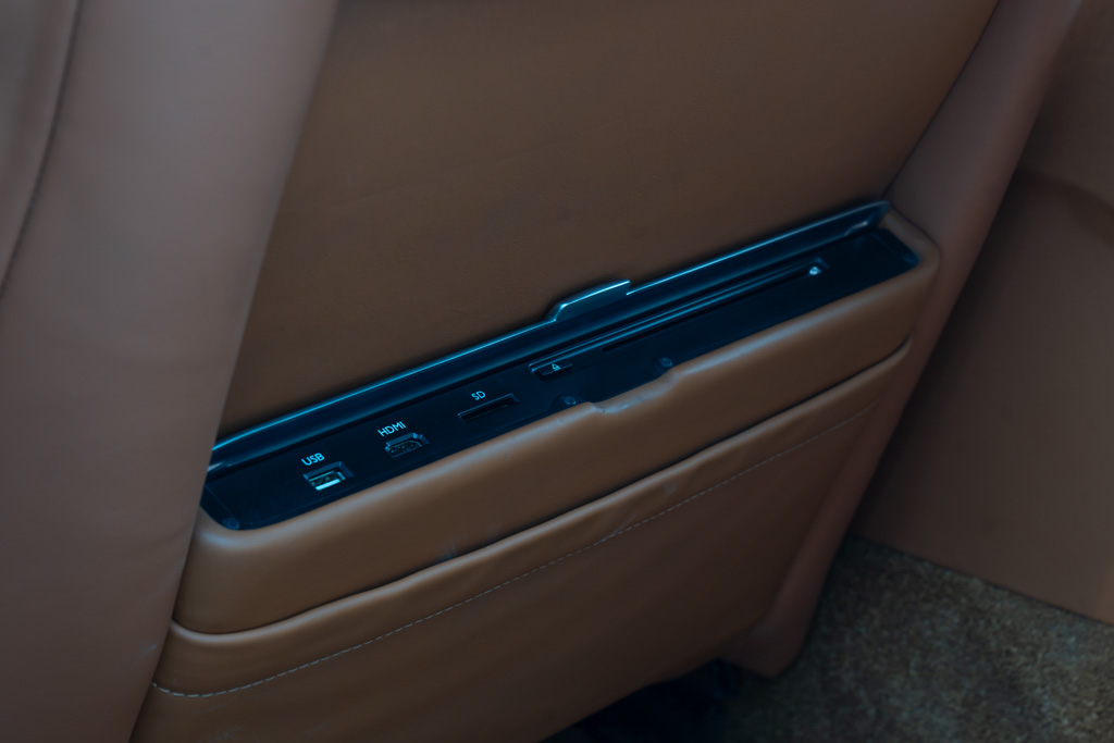 BENTLEY FLYING SPUR V8