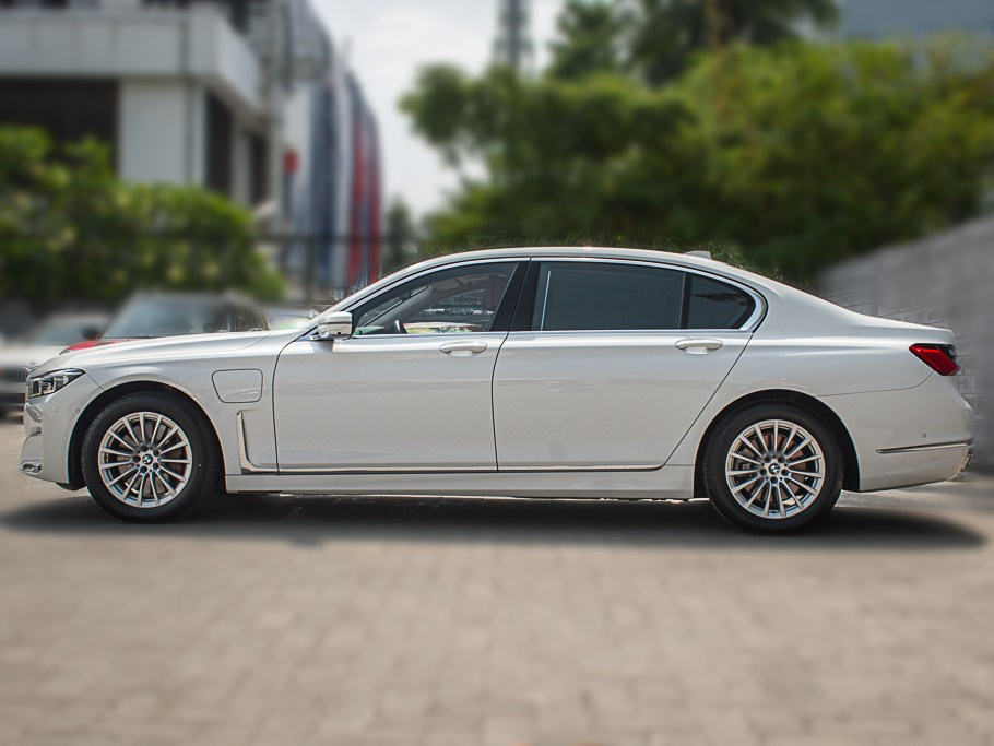 BMW 745le Plug in Hybrid